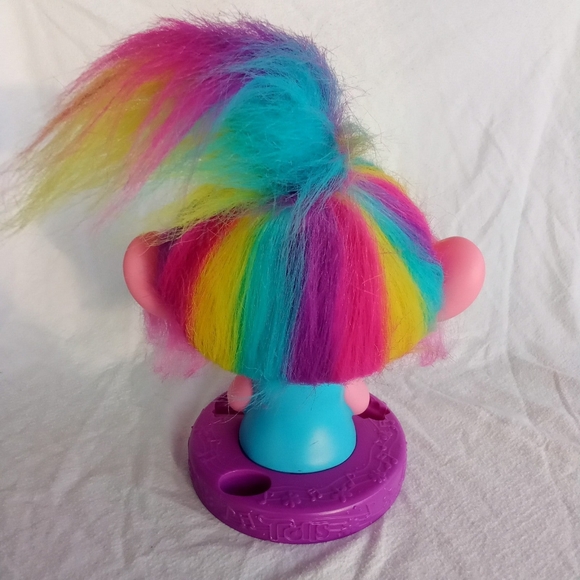Dreamworks Trolls World Tour Pink Poppy Rainbow Hair Styling Head toy - Picture 2 of 6